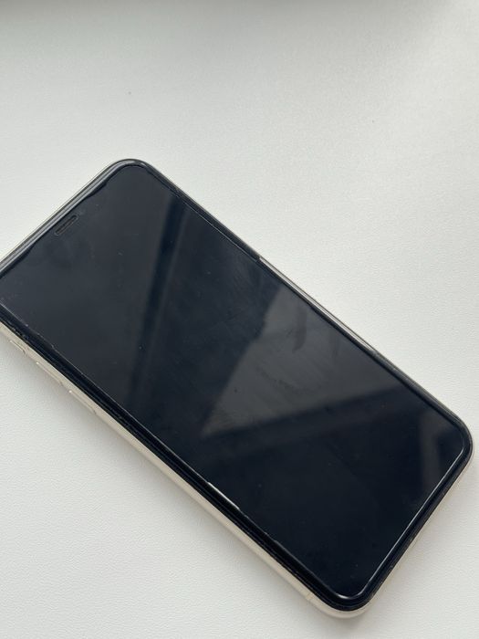 iPhone 11  64 памяти