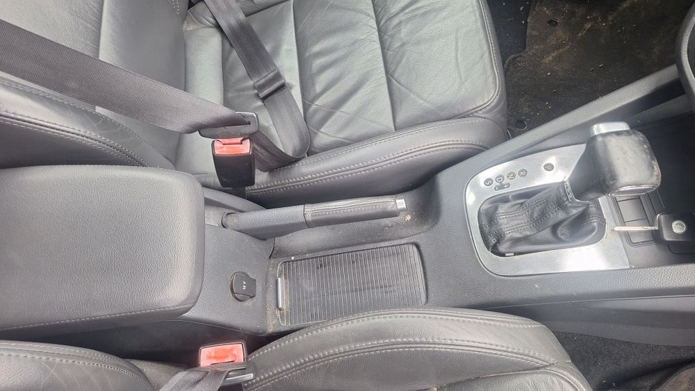 Bara fata capota far tragar haion vw jetta 2.0 bkd dsg