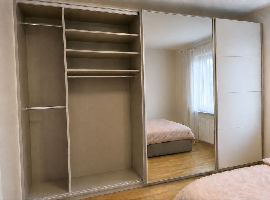 Rez/Dressing/Dulap 360/228/60 cm 3 usi culisante alb mat/oglinda