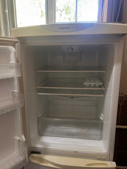 Продам холодильник LG