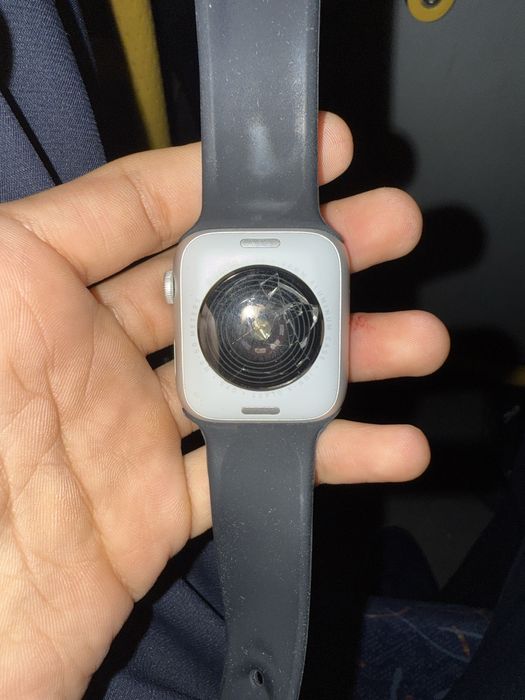 Эпл вотч se 2 продам