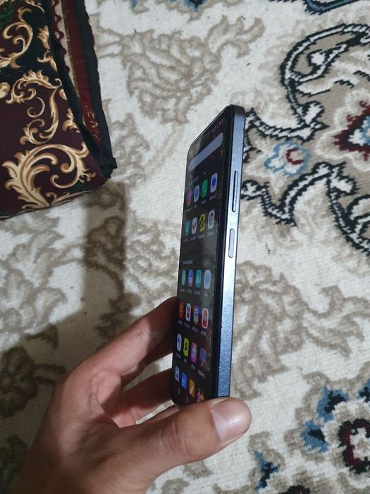 Infinix smart 8 holati yaxshi  telefonda kelishiladi ekran almashmagan