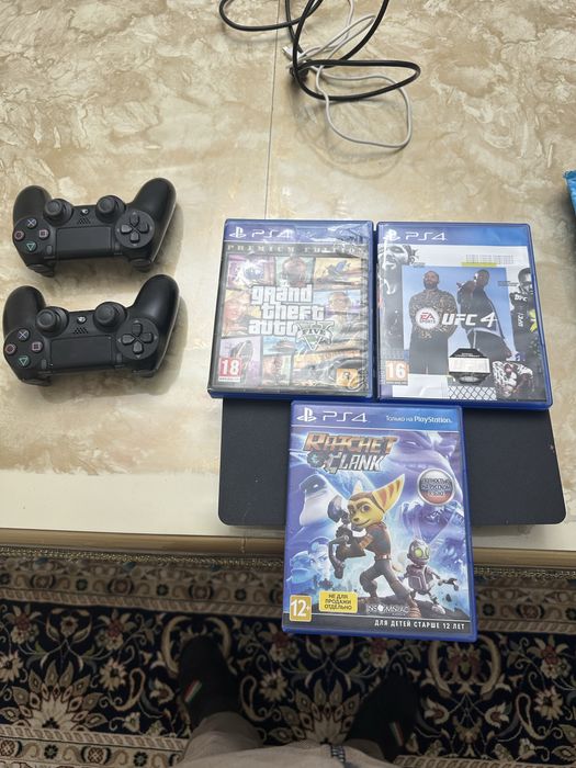 Продам пс 4 и 2 джостика