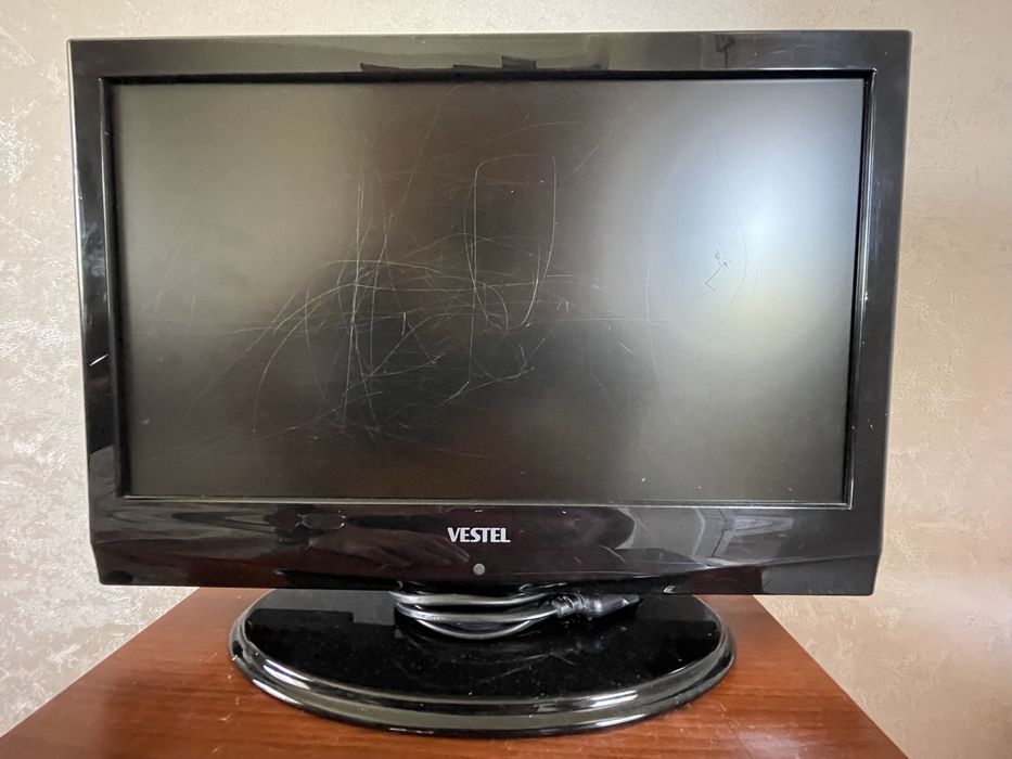 продам телевизор все работает цена 25000