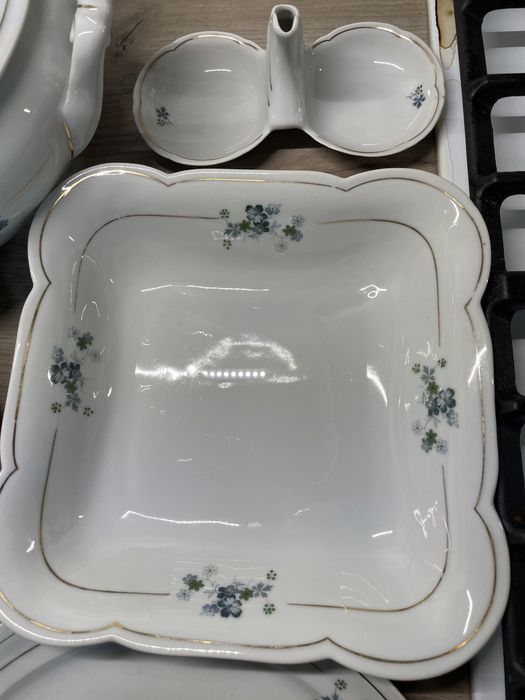 Serviciu de masa din portelan