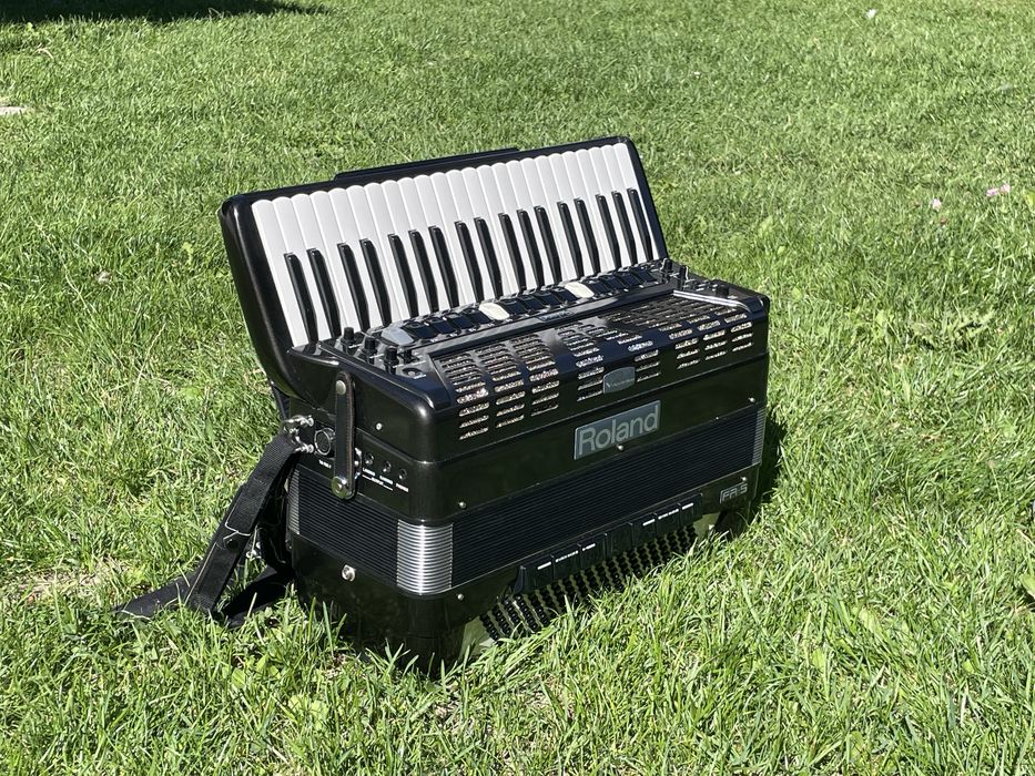 Vand Acordeon Roland FR5 , stare excelenta