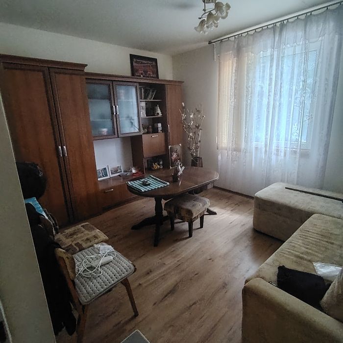 2 ри етаж от къща в кв. Дядо Дянко Габрово
