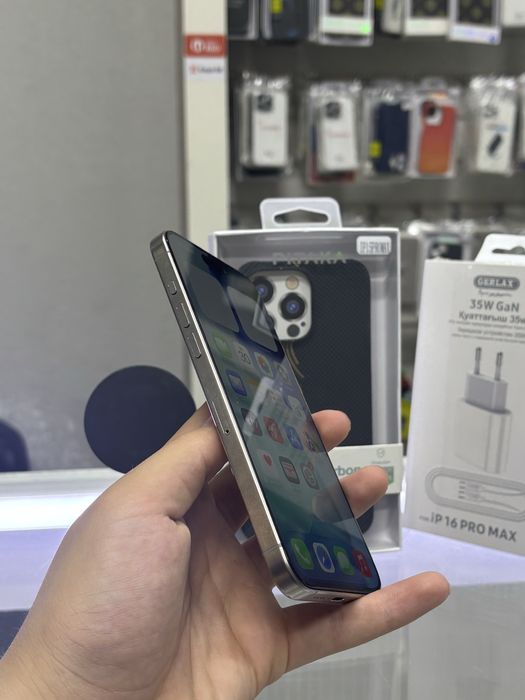 iPhone 15 Pro Max 256GB в отличном состоянии