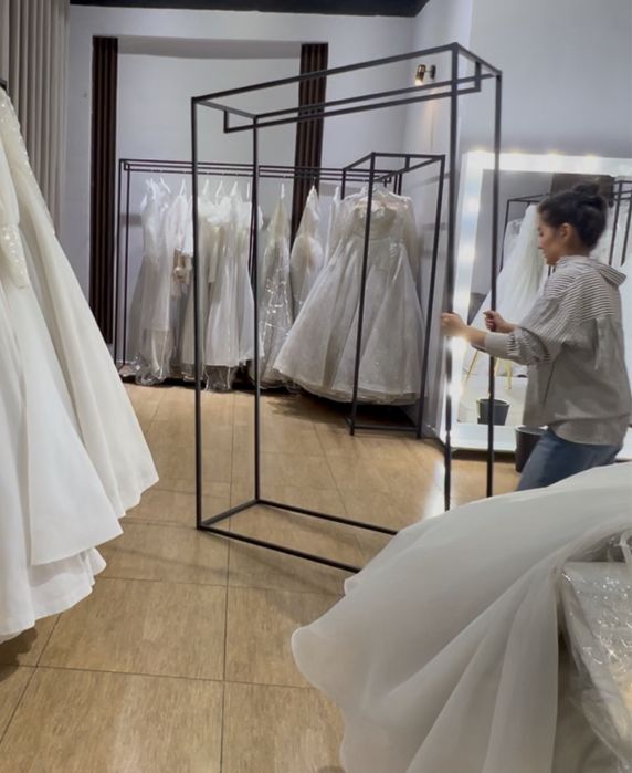 Продам лишние рейлы для одежды и платьев