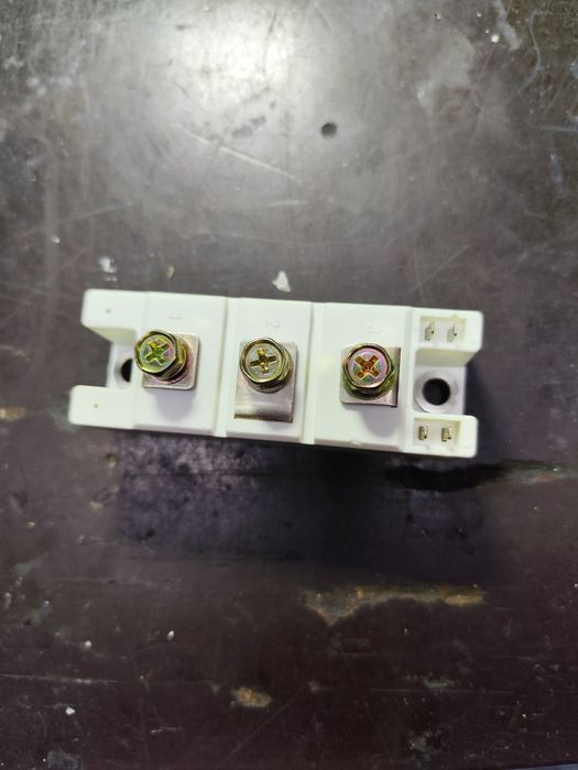 Продам транзисторы, модуль семисторный.