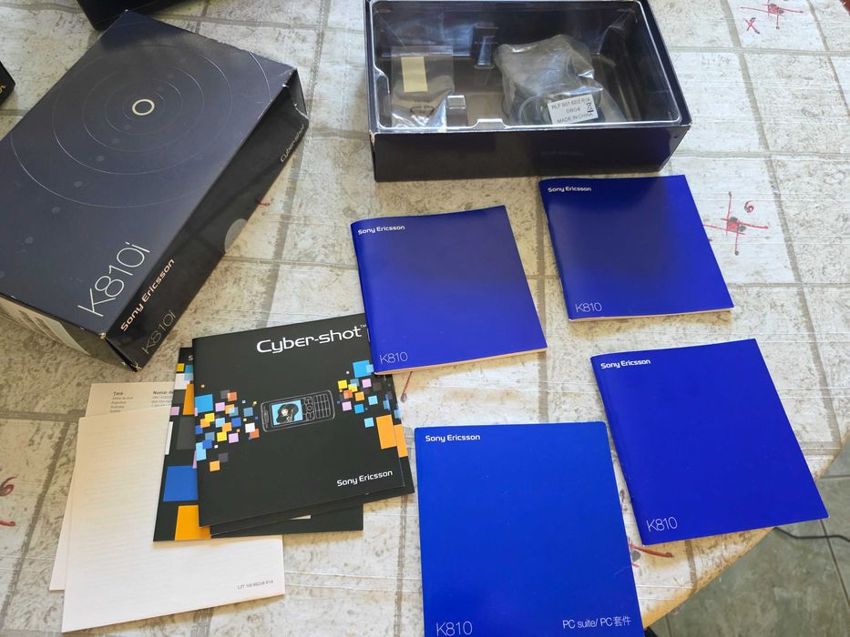 Telefon Sony Ericsson K810i de colecție, full box, aproape impecabil