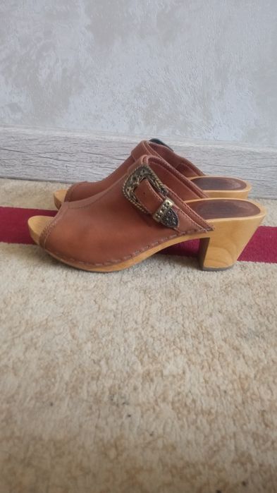 Продам сабо в хорошем состоянии