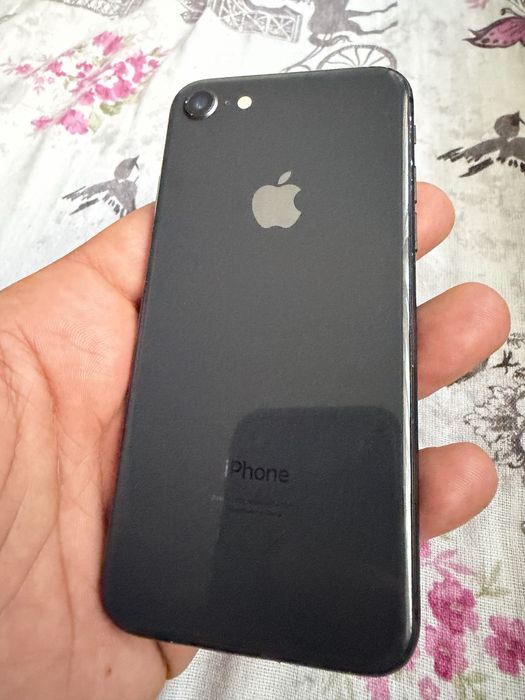 Apple iPhone 8 ..