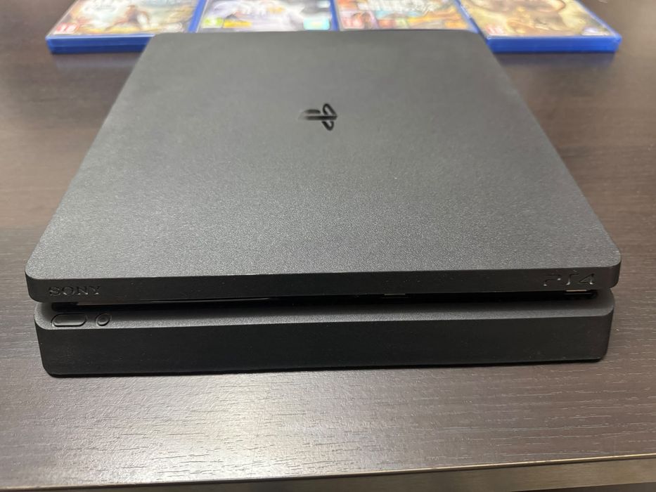 PS4 Slim 1TB jocuri+2 controllere