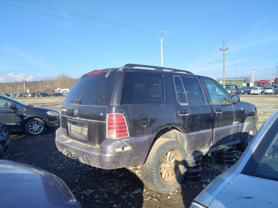 Dezmembram Mercury Mountaineer V8 4.0 Automat, 208 CP, 7 Locuri