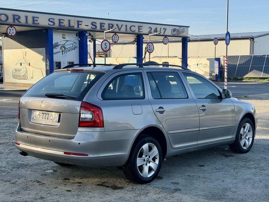 SKODA Octavia 2010 — imagine 2