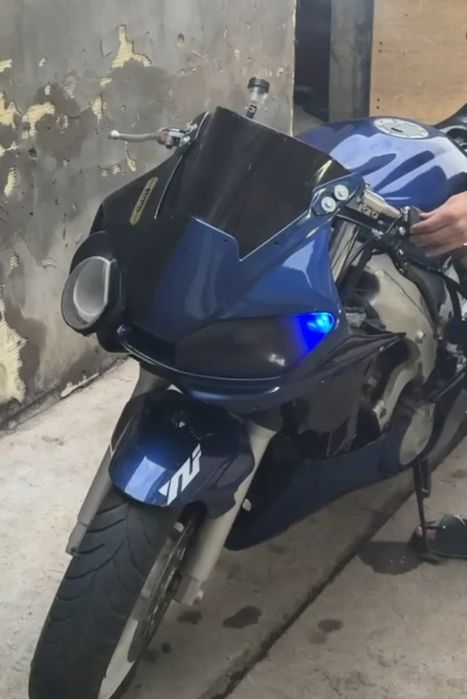 Yamaha yzf r600 спортбайк
