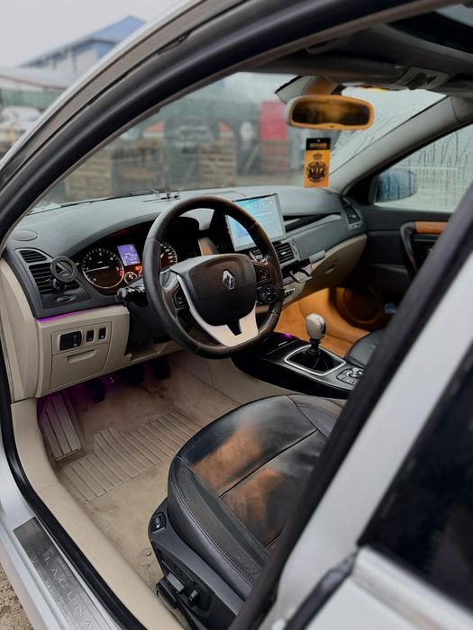 Laguna3 2.0dci an 2008