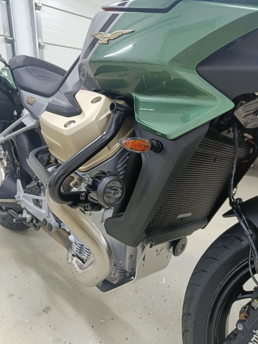 Moto Guzzi V100 Mandello S