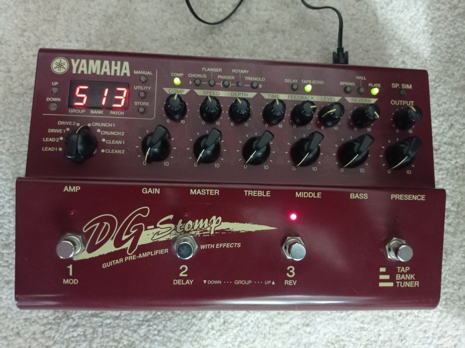 Yamaha dg-stomp guitar-pre-amplifier