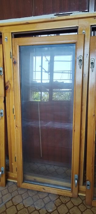 Дървена дограма, 3 крила, двоен стъклопакет - 3 бр.