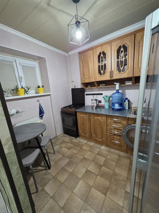 Посуточно 2 ком .кв / центр , 7 мкр .