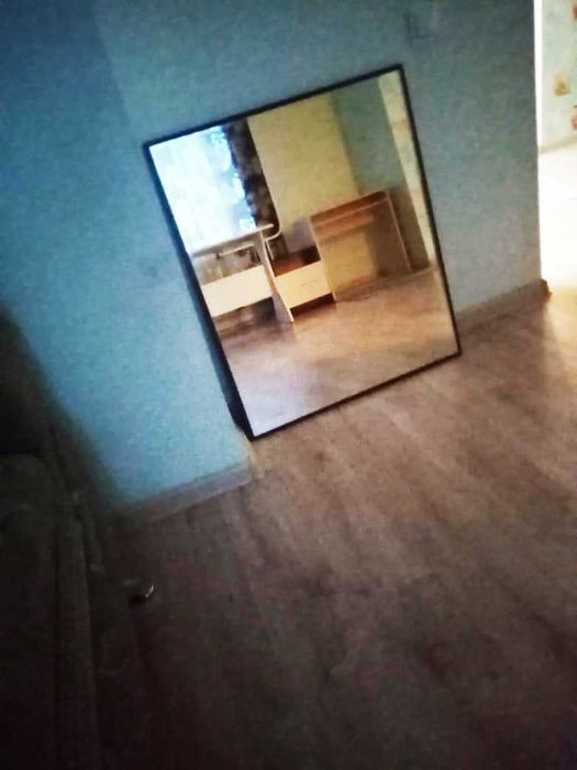 Большое настенное зеркало