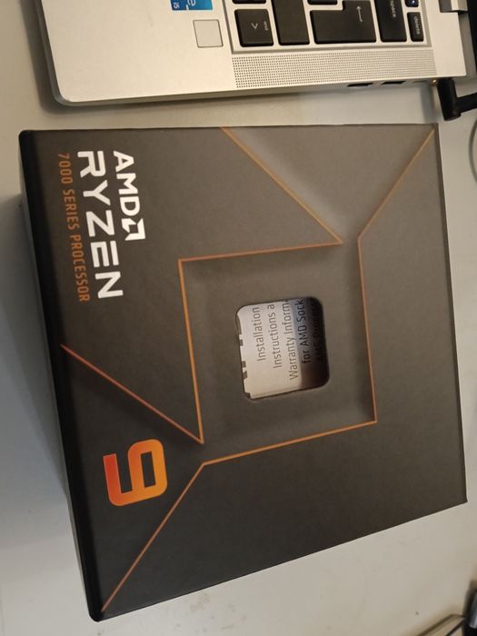 Amd Ryzen 7900x CPU box