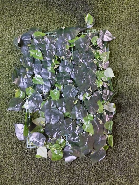 Искусственный забор , искусственная стена.