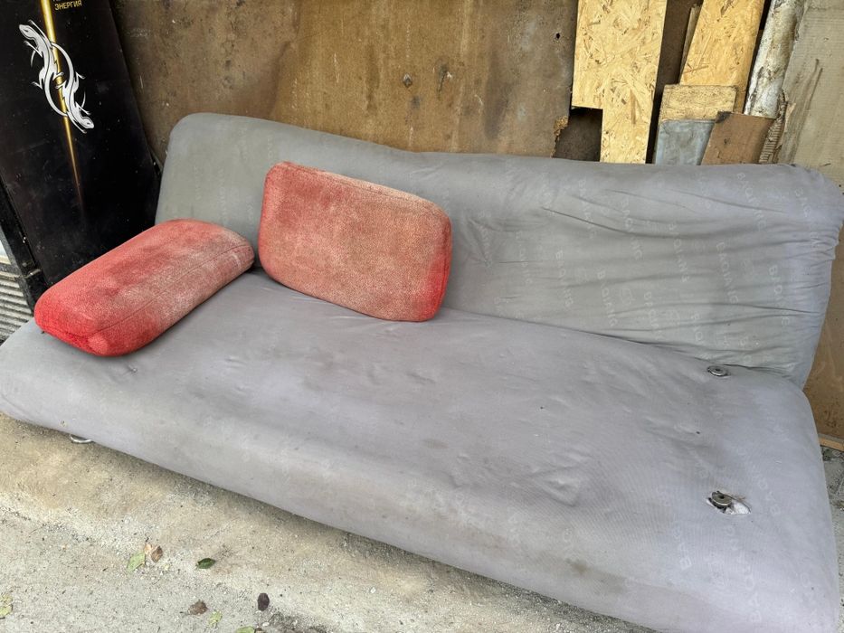 Продам диван срочно
