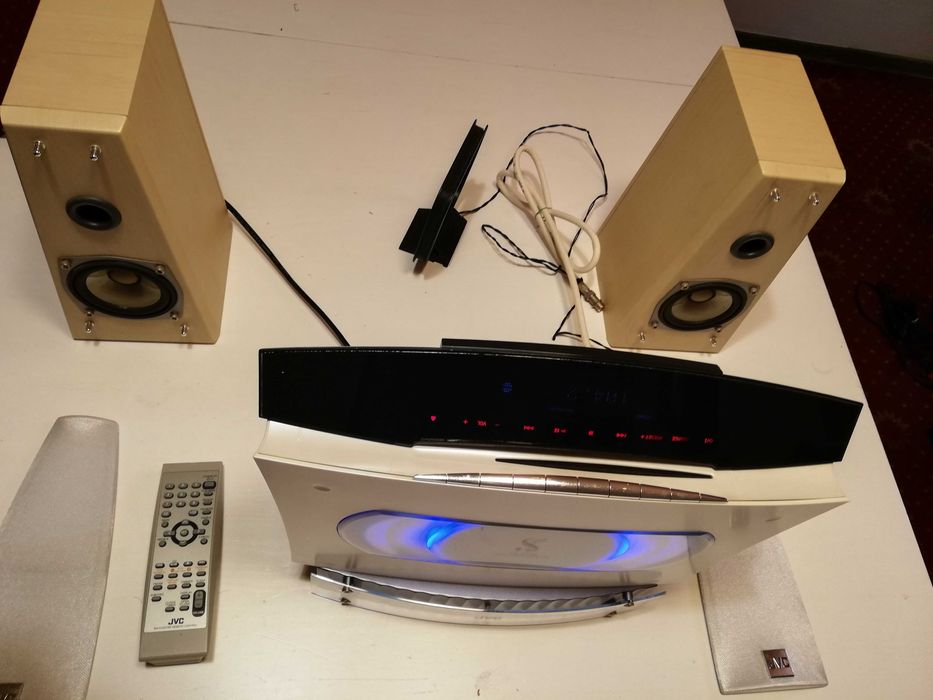 Combina JVC model CA-VSDT6R (CD/Tuner/Amplif/Boxe )- Impecabila/Japan