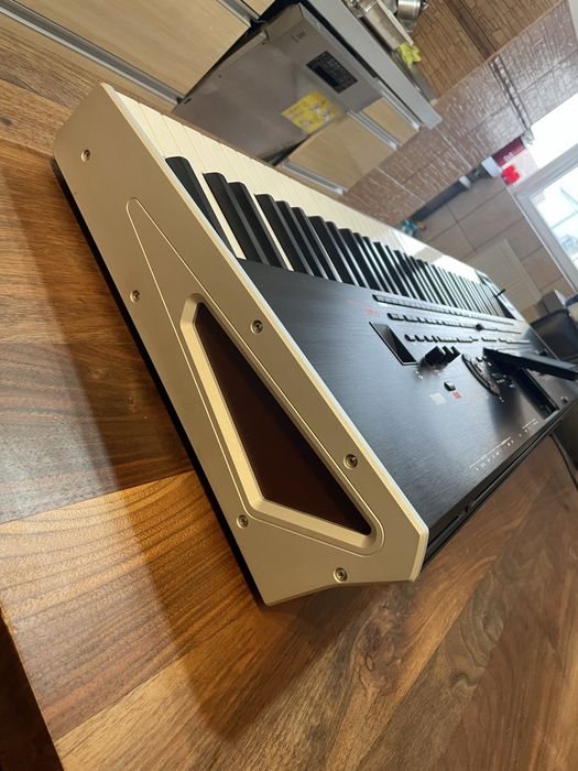 Vând orga  Korg PA4X/76 International