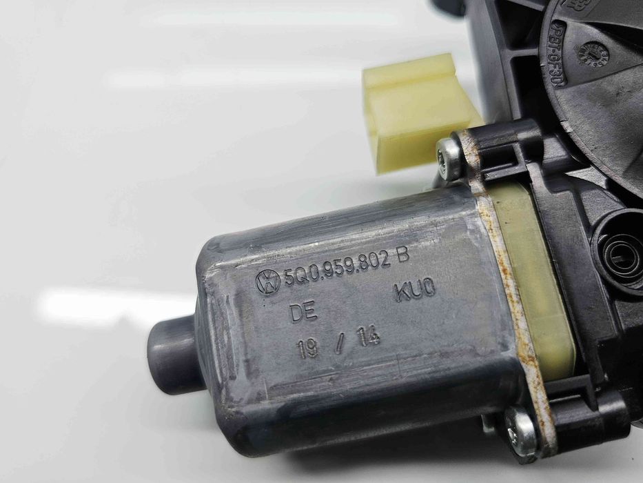 Motoras geam dreapta fata Volkswagen Golf 7 (5G) [Fabr 2014-prezent]