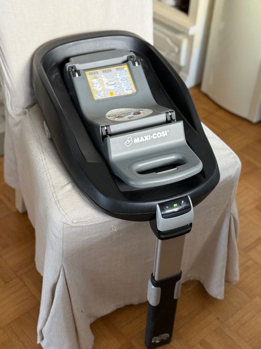 Столче за кола Maxi-Cosi Pearl (9-18 кг) + ISOFIX база FamilyFix