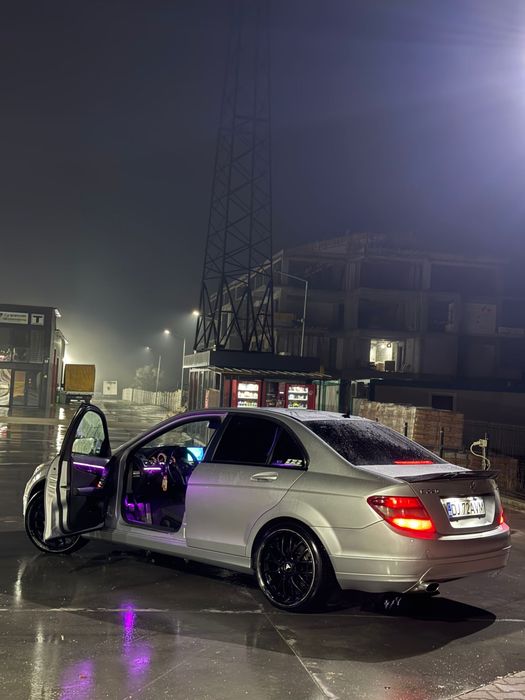 Vand mercedes w204 sau schimb cu ceva automat
