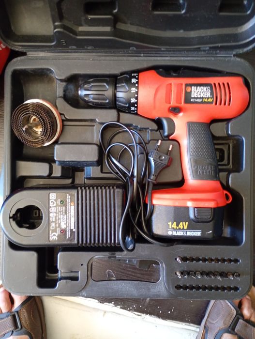 Masina de gaurit 14.4V BLACK DECKER