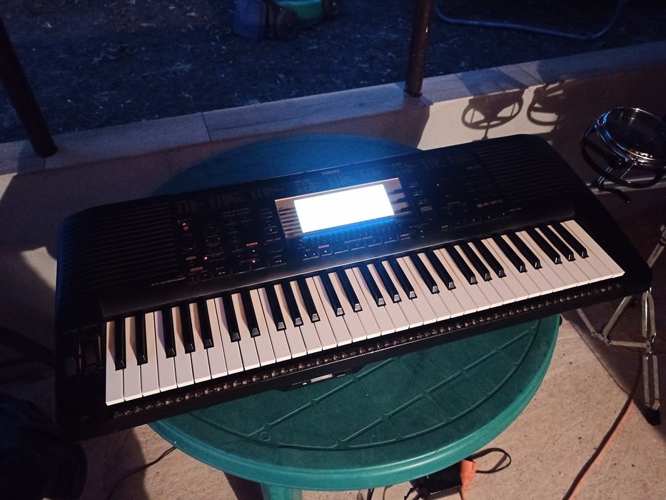Ямаха Yamaha PSR 730