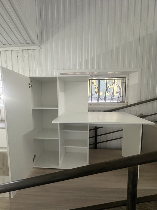 Стол с тумбой