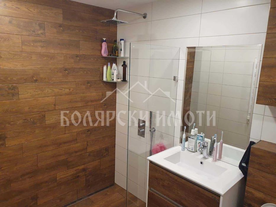Продава се Тристаен апартамент в Велико Търново, Бузлуджа - 117 кв.м за 1582 €/кв.м - Снимка #7