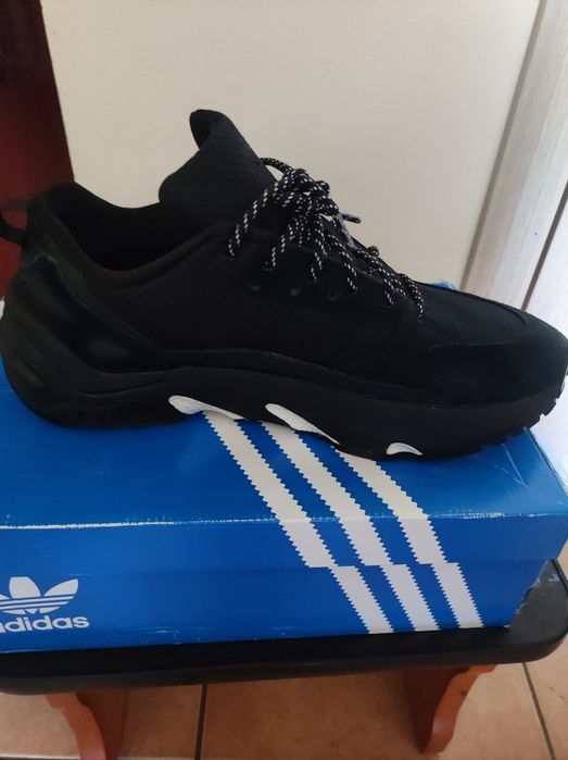 Adidași adidas y