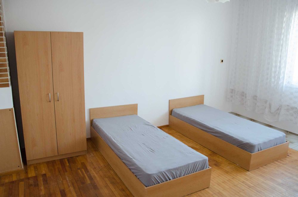 Дава се под наем Тристаен апартамент в Благоевград, Запад - 75 кв.м за 198.9 € - Снимка #1