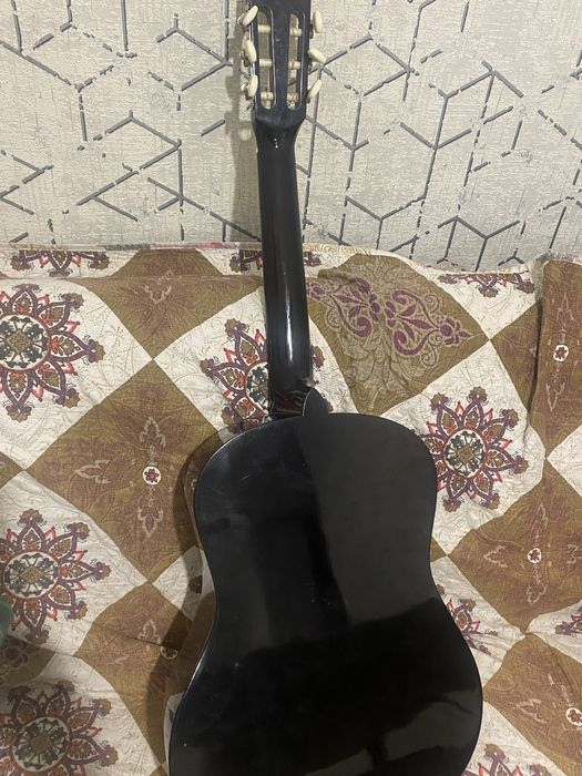 Акустическая гитара