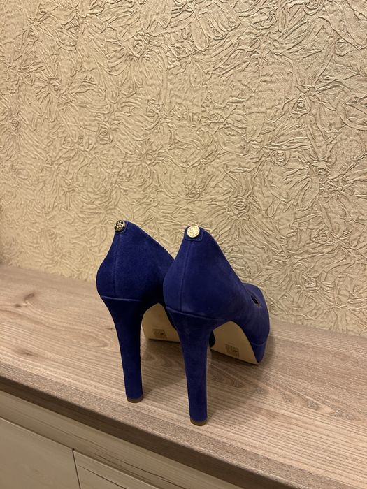 GUESS - Дамски обувки на ток Heali2