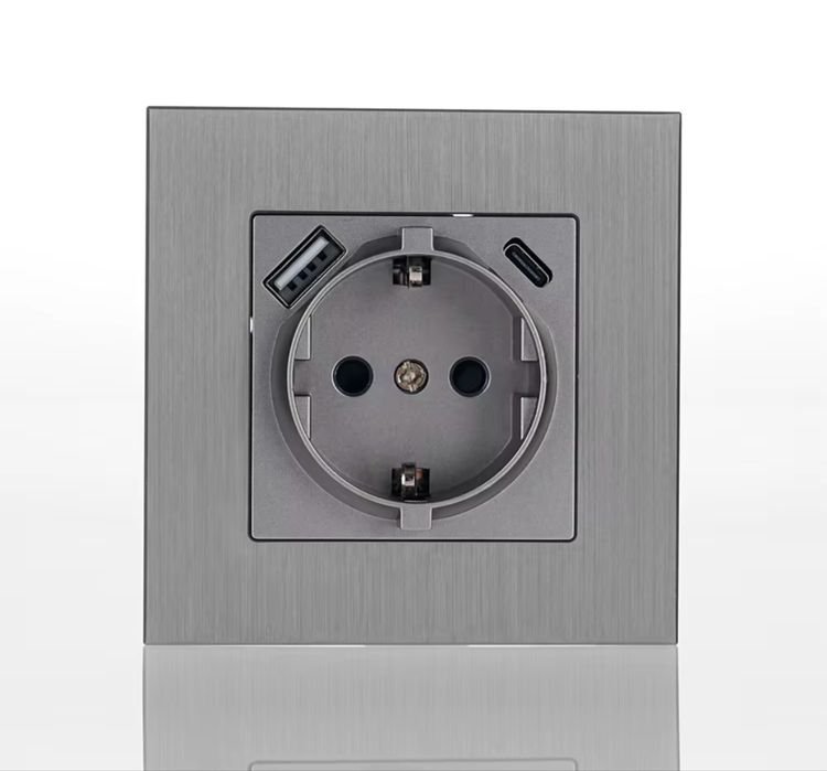 Луксозен контакт Schuko с USB-A + USB-C