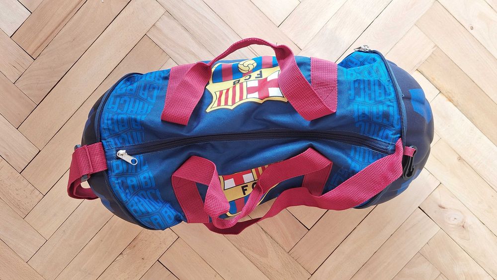 Сак Barcelona, футболна топка, чисто нов