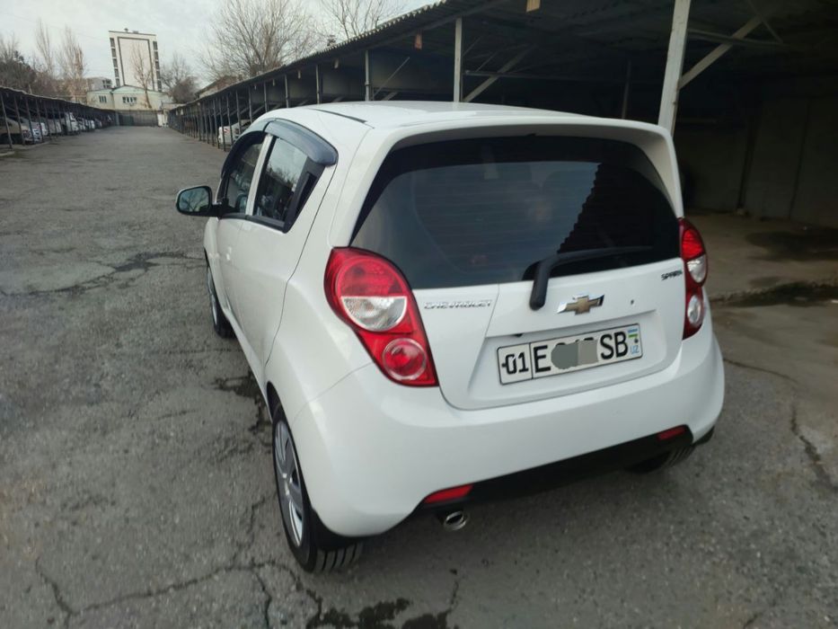 Spark 2018 г. вторая позиция машина чистая пробег 129000 т