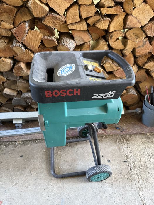 Дробилка за клони Bosch AXT 2200