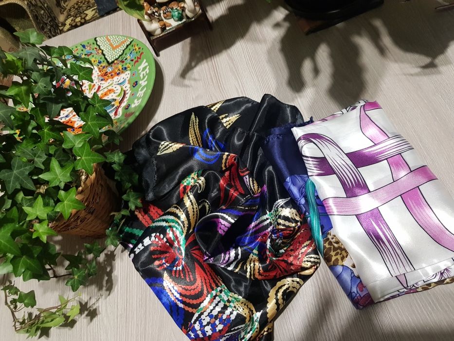 Шёлковый.  платок.