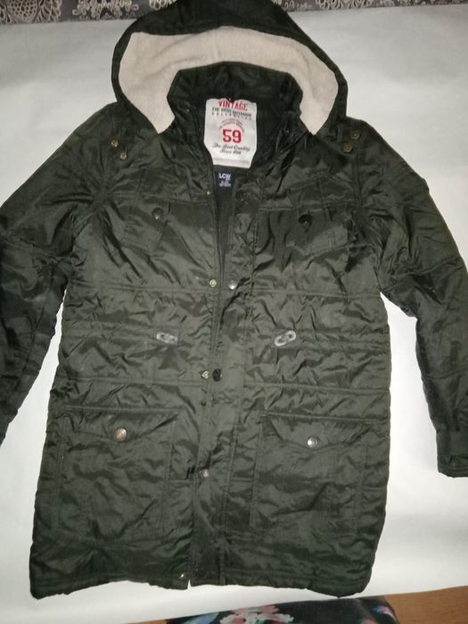 Пальто зелёное ,подростковое.