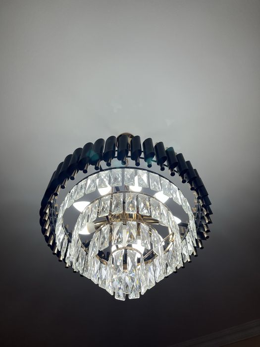 Люстра в хорошем мостояний